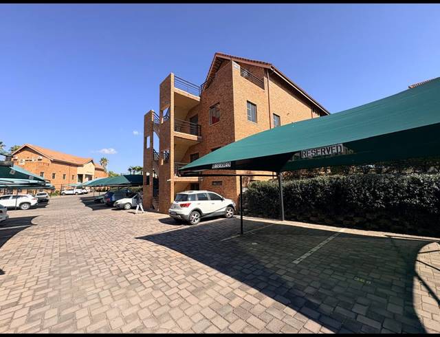 144M² OFFICE TO LET IN FOURWAYS